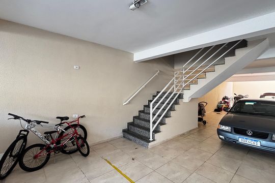 Garagem de apartamento para alugar com 2 quartos, 70m² em Vila Scarpelli, Santo André
