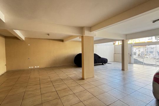 Garagem de apartamento para alugar com 2 quartos, 70m² em Vila Scarpelli, Santo André