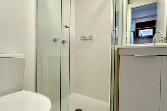 Banheiro de kitnet/studio à venda com 1 quarto, 23m² em Perdizes, São Paulo