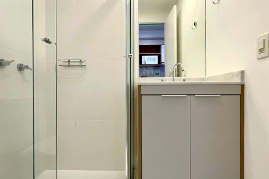 Banheiro de kitnet/studio à venda com 1 quarto, 23m² em Perdizes, São Paulo