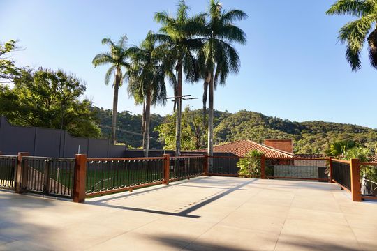 Área comum de casa de condomínio à venda com 6 quartos, 700m² em Ouro Velho Mansões, Nova Lima