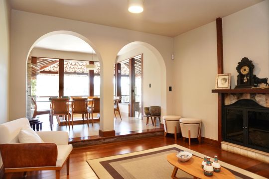 Sala da Lareira - Casa Principal de casa de condomínio à venda com 6 quartos, 700m² em Ouro Velho Mansões, Nova Lima