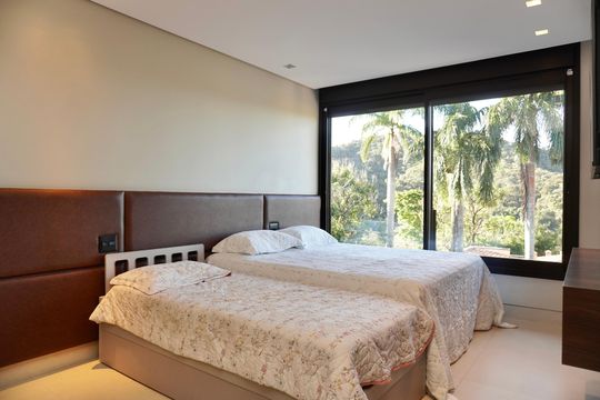 Suíte de casa de condomínio à venda com 6 quartos, 700m² em Ouro Velho Mansões, Nova Lima