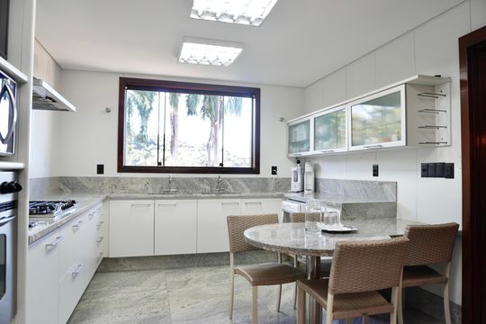 Cozinha - Casa Principal de casa de condomínio à venda com 6 quartos, 700m² em Ouro Velho Mansões, Nova Lima
