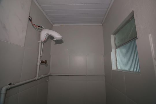 Banheiro de apartamento para alugar com 2 quartos, 50m² em Olaria, Canoas
