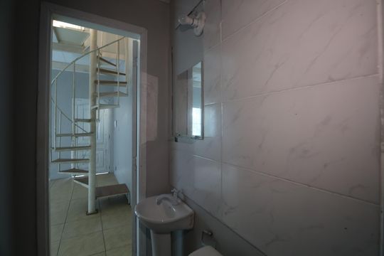 Banheiro de apartamento para alugar com 2 quartos, 50m² em Olaria, Canoas