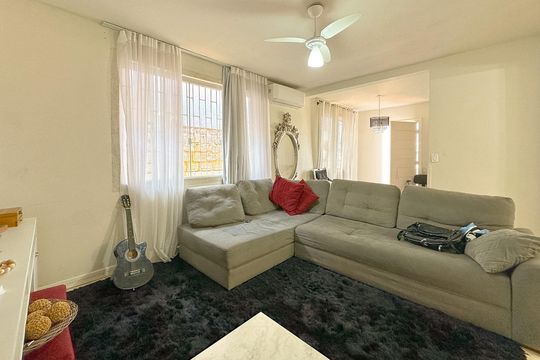 Sala de TV de casa para alugar com 3 quartos, 200m² em Areias, São José