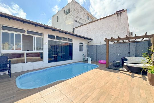Piscina de casa para alugar com 3 quartos, 200m² em Areias, São José