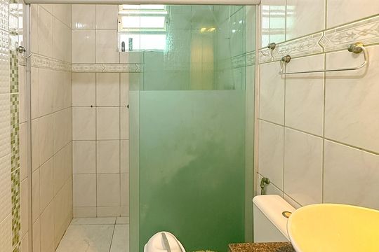 Banheiro 1 de casa para alugar com 3 quartos, 200m² em Areias, São José