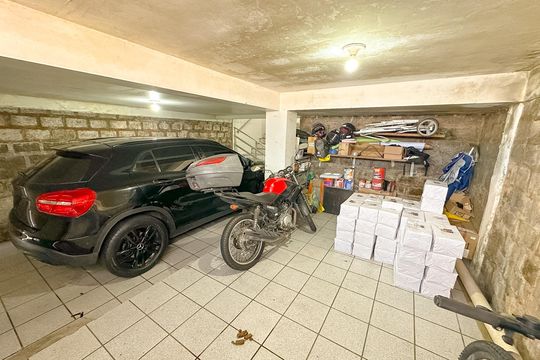 Garagem de casa para alugar com 3 quartos, 200m² em Areias, São José