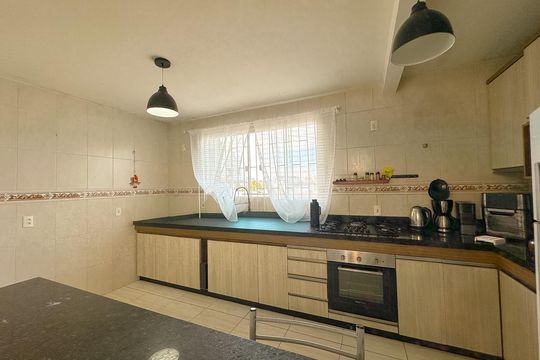 Cozinha de casa para alugar com 3 quartos, 200m² em Areias, São José