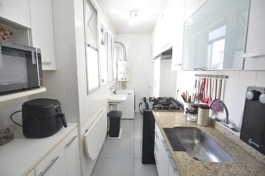 Cozinha de apartamento à venda com 2 quartos, 72m² em Grajaú, Rio de Janeiro