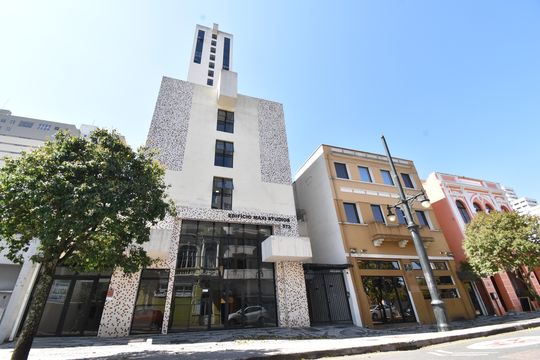 Fachada de kitnet/studio para alugar com 1 quarto, 25m² em Centro, Curitiba