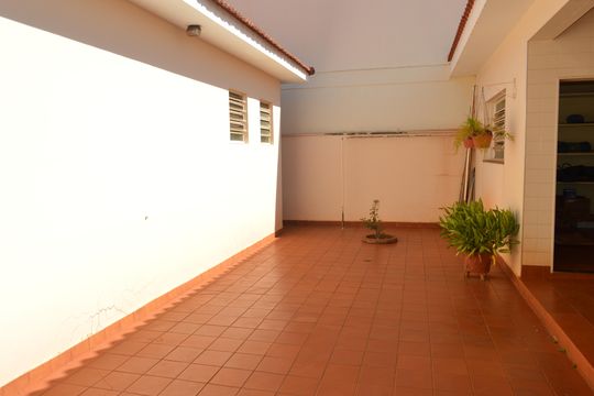Quintal de casa para alugar com 3 quartos, 345m² em Jardim Irajá, Ribeirão Preto