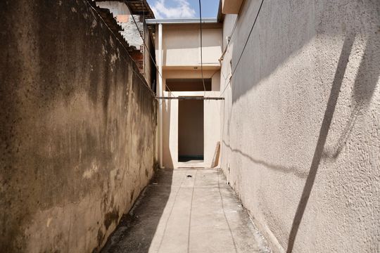Área comum  de casa para alugar com 3 quartos, 80m² em Santa Edwiges, Contagem