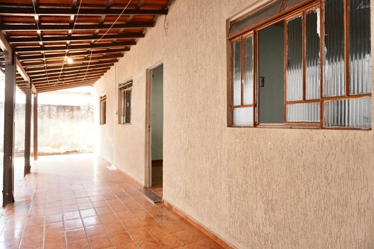 Varanda  de casa para alugar com 3 quartos, 80m² em Santa Edwiges, Contagem