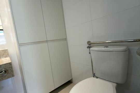 Banheiro  de apartamento para alugar com 1 quarto, 49m² em Águas Claras, Brasília