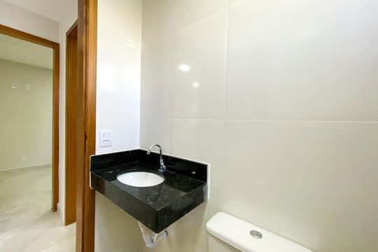 Banheiro de apartamento à venda com 2 quartos, 130m² em Tropical, Contagem