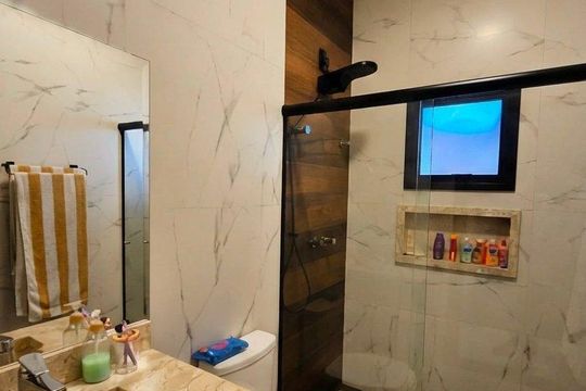 Banheiro de casa de condomínio à venda com 3 quartos, 205m² em Jardim Mantova, Indaiatuba