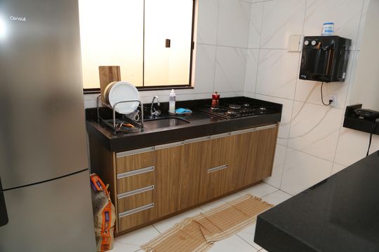 cozinha americana de casa à venda com 2 quartos, 80m² em Jardim Guanabara, Goiânia