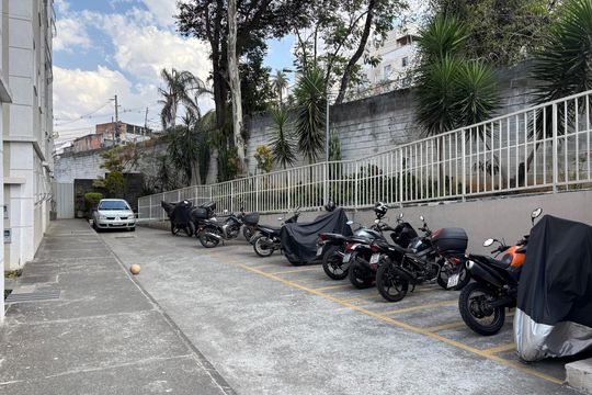 Garagem de apartamento à venda com 2 quartos, 48m² em Frei Leopoldo, Belo Horizonte