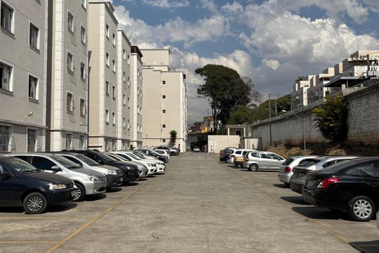 Garagem de apartamento à venda com 2 quartos, 48m² em Frei Leopoldo, Belo Horizonte