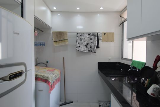 Cozinha e Área de Serviço de apartamento à venda com 2 quartos, 48m² em Frei Leopoldo, Belo Horizonte