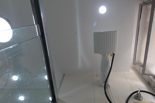 Banheiro de apartamento à venda com 2 quartos, 48m² em Frei Leopoldo, Belo Horizonte