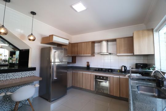 Cozinha de casa para alugar com 4 quartos, 286m² em Jardim Europa, Uberlândia