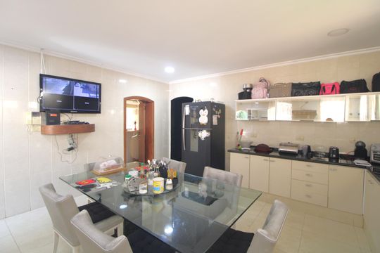 Cozinha de casa à venda com 4 quartos, 2000m² em Jardim Santa Helena, São Paulo