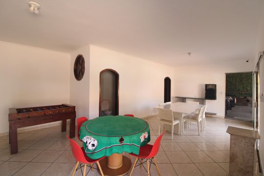 Área comum de casa à venda com 4 quartos, 2000m² em Jardim Santa Helena, São Paulo