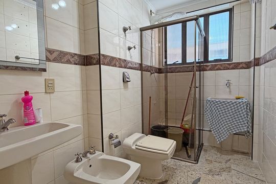 Banheiro e Área de serviço de apartamento para alugar com 1 quarto, 35m² em Gonzaga, Santos