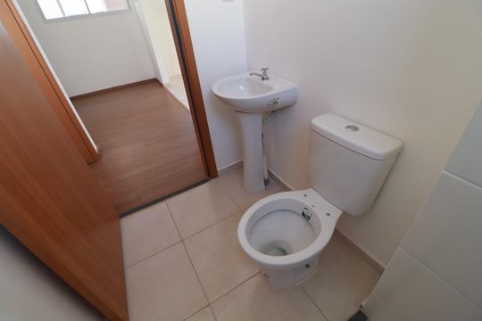 Banheiro  de apartamento para alugar com 2 quartos, 41m² em Parque Residencial Candido Portinari, Ribeirão Preto