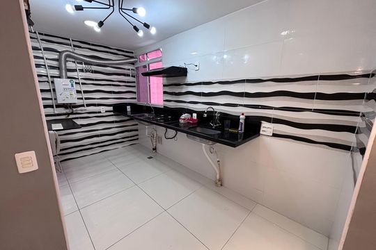Cozinha de apartamento para alugar com 2 quartos, 43m² em Recreio dos Bandeirantes, Rio de Janeiro
