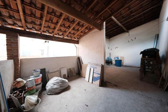Área externa de casa à venda com 3 quartos, 150m² em Jardim Keralux, São Paulo