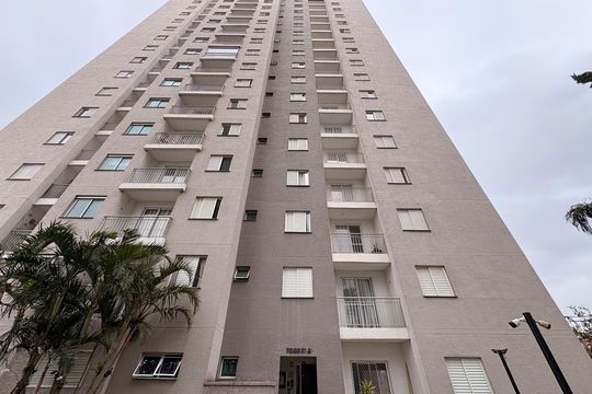 Fachada do bloco de apartamento para alugar com 2 quartos, 50m² em Parque Erasmo Assunção, Santo André
