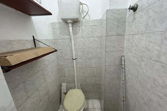 Banheiro de serviço de apartamento para alugar com 2 quartos, 55m² em Madureira, Rio de Janeiro
