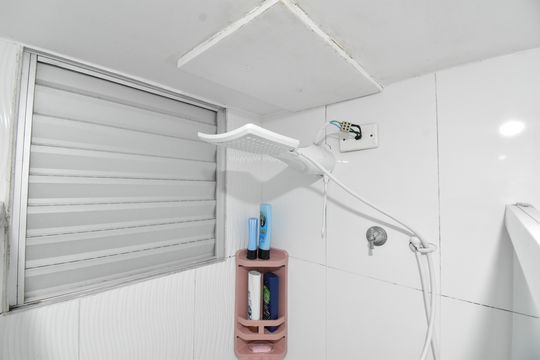 Banheiro de apartamento para alugar com 2 quartos, 59m² em Iná, São José dos Pinhais