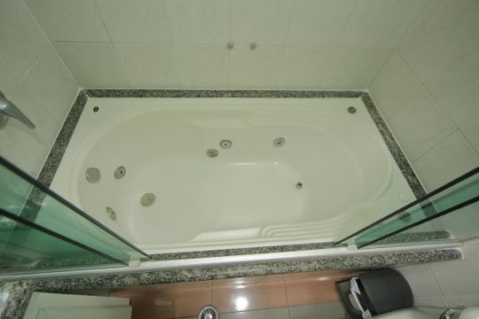 Banheiro da Suíte  de apartamento para alugar com 3 quartos, 104m² em Nova Petrópolis, São Bernardo do Campo