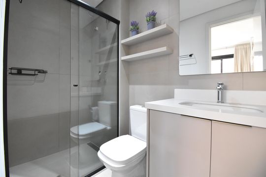 Banheiro do Studio de kitnet/studio para alugar com 1 quarto, 32m² em Cristo Rei, Curitiba
