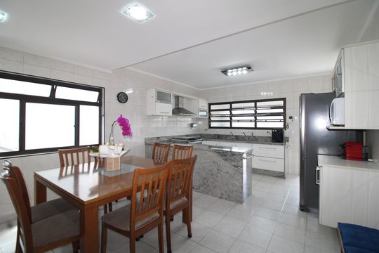 Cozinha de casa à venda com 3 quartos, 250m² em Parque Peruche, São Paulo