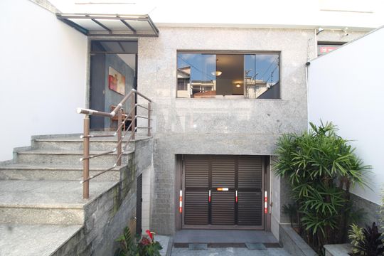 Garagem de casa à venda com 3 quartos, 250m² em Parque Peruche, São Paulo