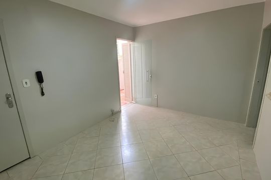 Sala de apartamento à venda com 2 quartos, 64m² em Menino Deus, Porto Alegre