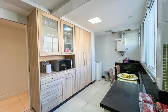 Cozinha de apartamento à venda com 3 quartos, 197m² em Botafogo, Rio de Janeiro