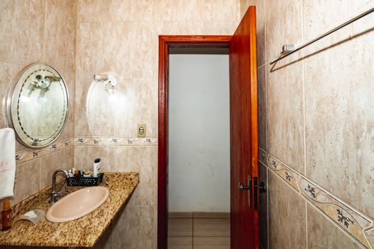 Casa à venda com 5 quartos, 240m² em Jardim Atlântico, Belo Horizonte