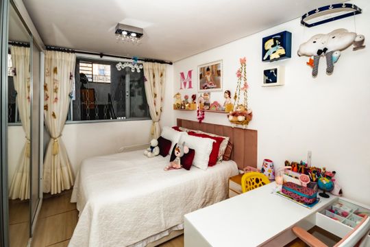 Casa à venda com 5 quartos, 240m² em Jardim Atlântico, Belo Horizonte