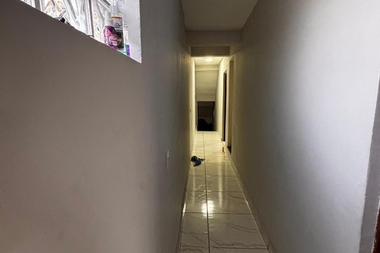 Corredor de casa para alugar com 2 quartos, 90m² em Vila Engenho Novo, Barueri