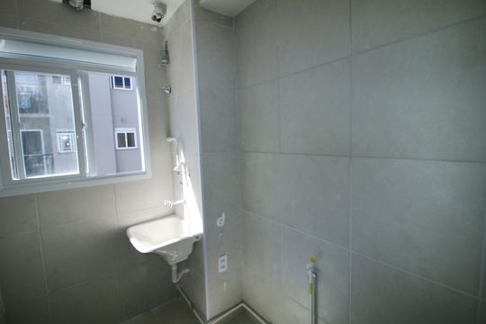Área de Serviço de apartamento para alugar com 2 quartos, 40m² em Irajá, Rio de Janeiro