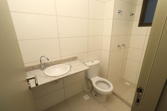Banheiro da Suíte de apartamento para alugar com 3 quartos, 105m² em Jaguaribe, Salvador