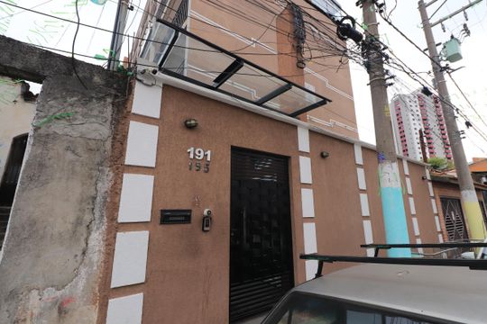 Fachada de apartamento para alugar com 2 quartos, 42m² em Vila Esperança, São Paulo
